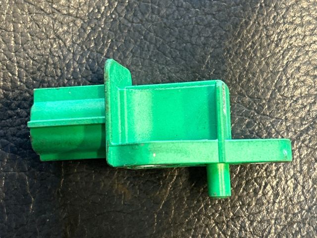 bontott VW GOLF V Jobb első Oldal Ütközés Érzékelő