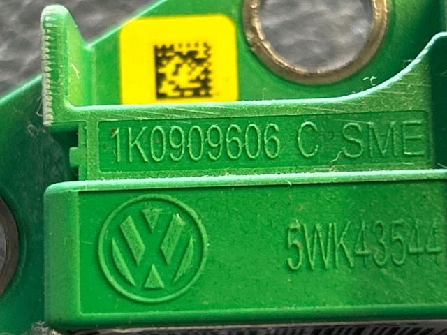 bontott VW GOLF V Jobb első Oldal Ütközés Érzékelő