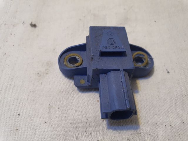 bontott VW GOLF V Jobb első Oldal Ütközés Érzékelő