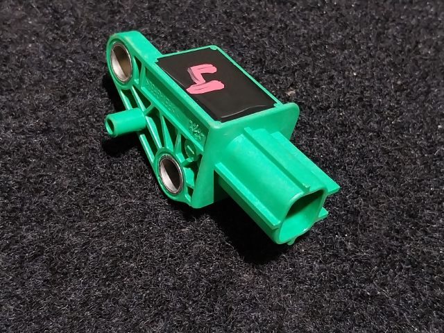 bontott VW GOLF V Jobb első Oldal Ütközés Érzékelő