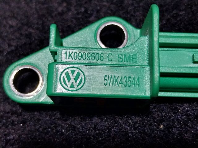 bontott VW GOLF V Jobb első Oldal Ütközés Érzékelő