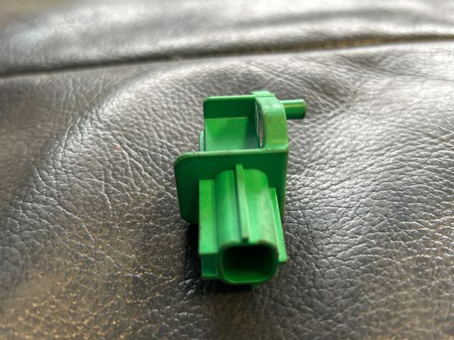 bontott VW GOLF V Jobb első Oldal Ütközés Érzékelő