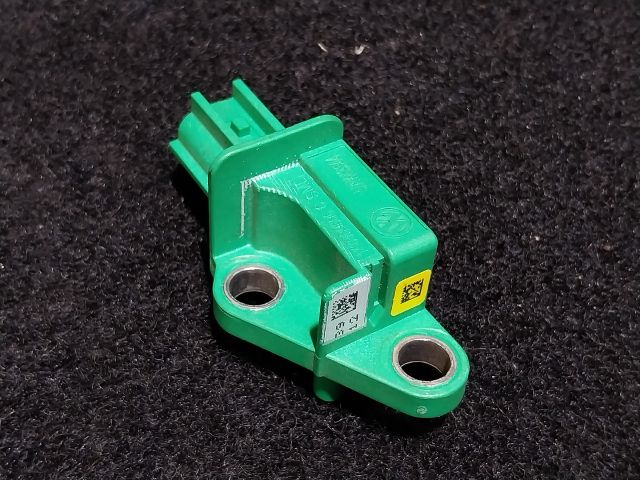 bontott VW GOLF V Jobb első Oldal Ütközés Érzékelő