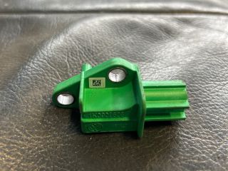 bontott VW GOLF V Jobb első Oldal Ütközés Érzékelő