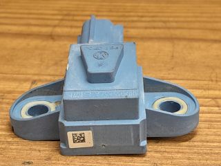 bontott VW GOLF V Jobb első Oldal Ütközés Érzékelő