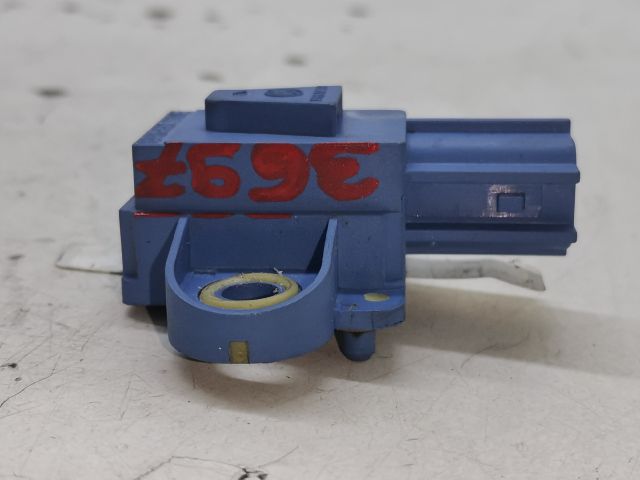 bontott VW GOLF V Jobb első Oldal Ütközés Érzékelő