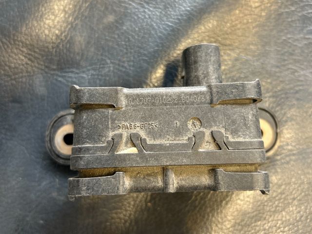 bontott VW GOLF V Jobb első Oldal Ütközés Érzékelő