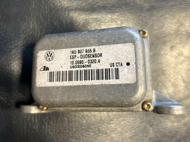 bontott VW GOLF V Jobb első Oldal Ütközés Érzékelő