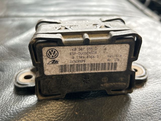 bontott VW GOLF V Jobb első Oldal Ütközés Érzékelő