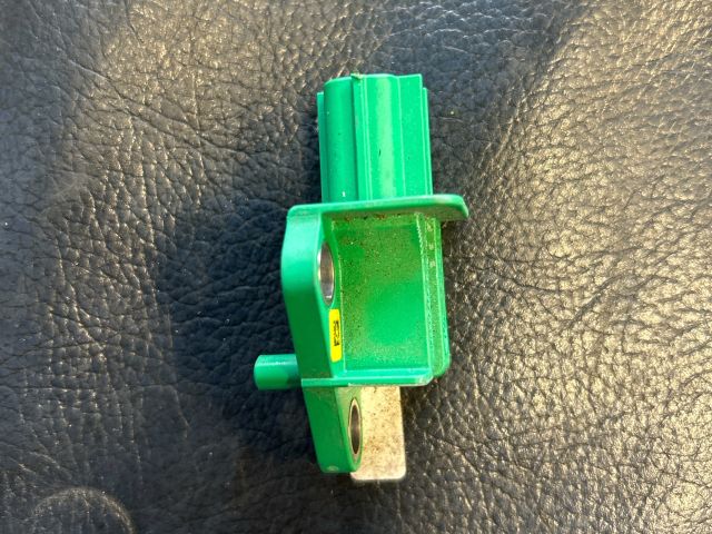 bontott VW GOLF V Jobb első Oldal Ütközés Érzékelő