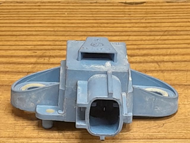 bontott VW GOLF V Jobb első Oldal Ütközés Érzékelő