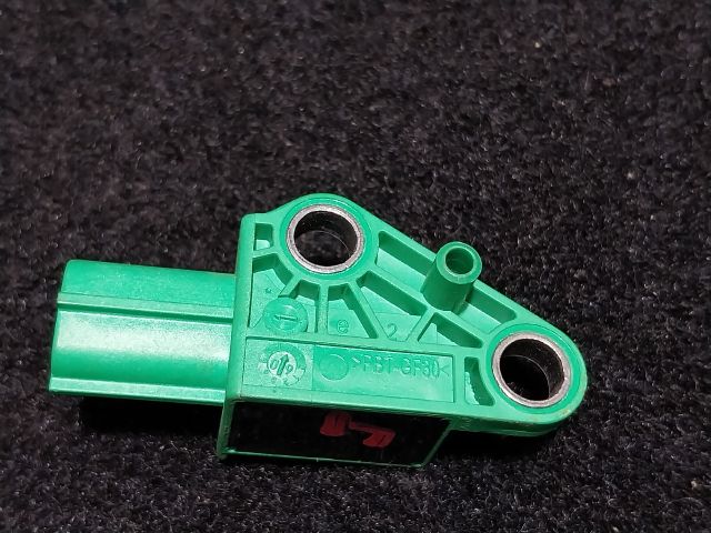 bontott VW GOLF V Jobb első Oldal Ütközés Érzékelő