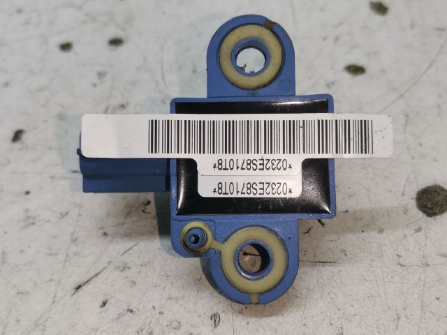 bontott VW GOLF V Jobb első Oldal Ütközés Érzékelő