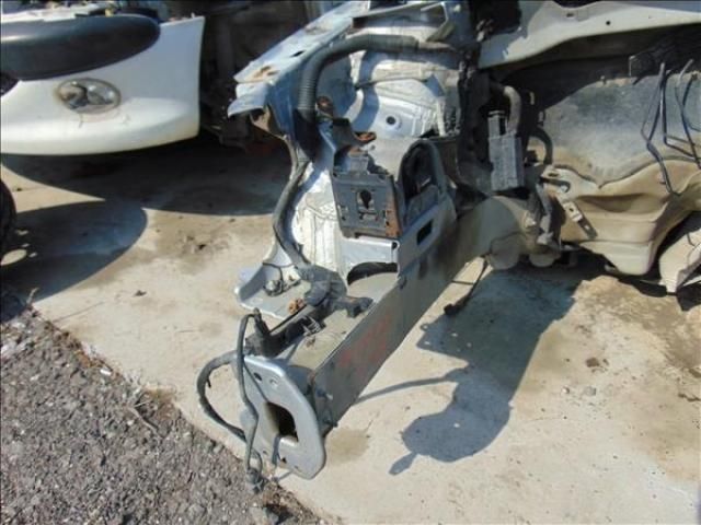 bontott VW GOLF V Jobb első Ütközéscsillapító