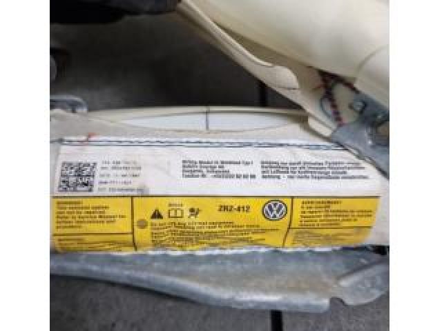 bontott VW GOLF V Jobb Fejlégzsák