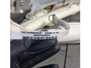 bontott VW GOLF V Jobb Fejlégzsák