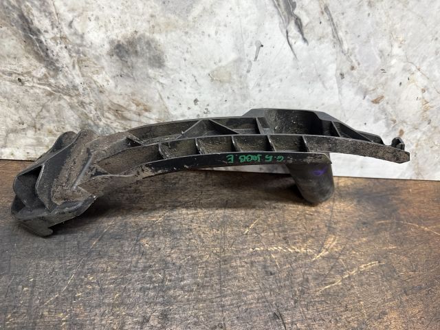 bontott VW GOLF V Jobb Fényszóró Tartó