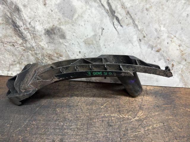 bontott VW GOLF V Jobb Fényszóró Tartó