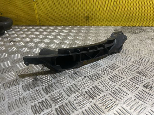 bontott VW GOLF V Jobb Fényszóró Tartó