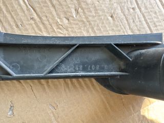 bontott VW GOLF V Jobb Fényszóró Tartó