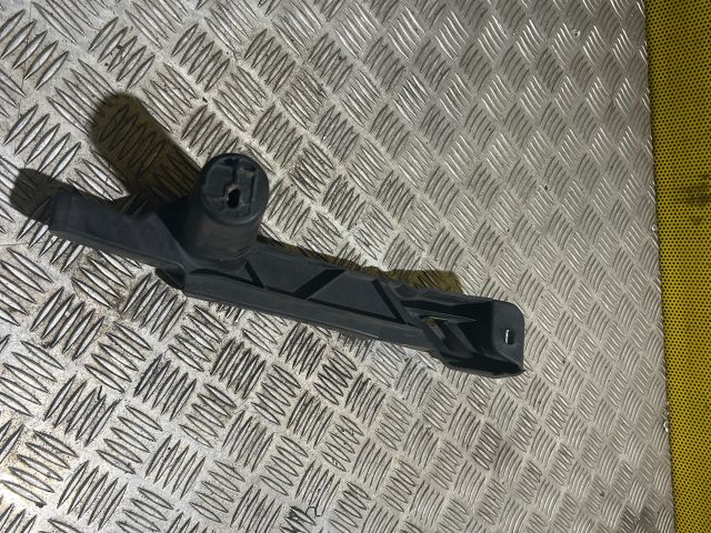 bontott VW GOLF V Jobb Fényszóró Tartó