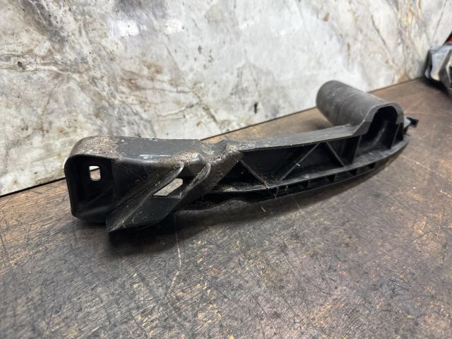 bontott VW GOLF V Jobb Fényszóró Tartó