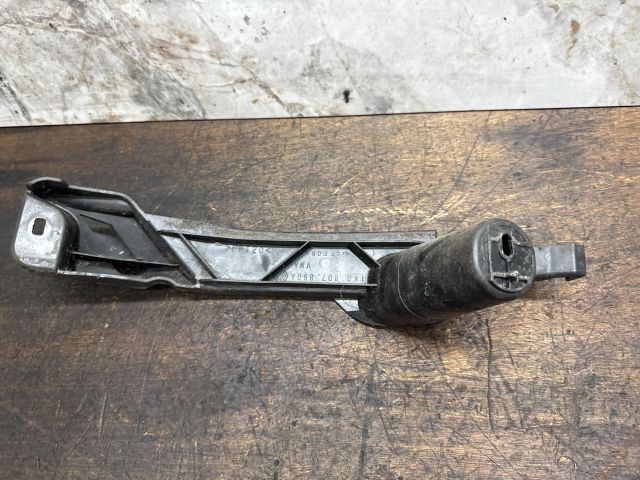 bontott VW GOLF V Jobb Fényszóró Tartó