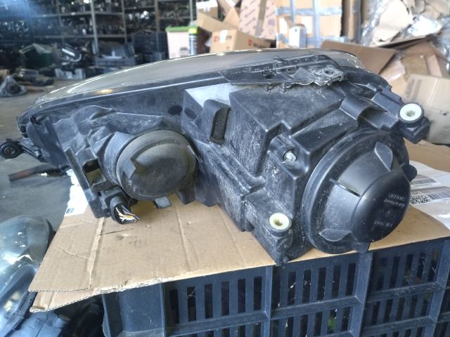 bontott VW GOLF V Jobb Fényszóró