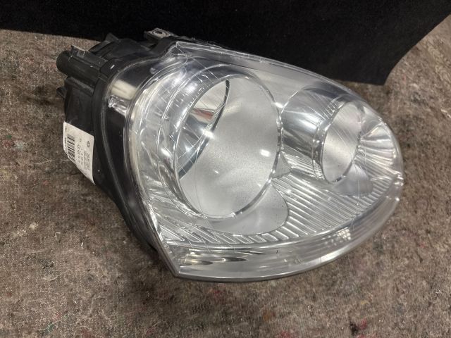 bontott VW GOLF V Jobb Fényszóró