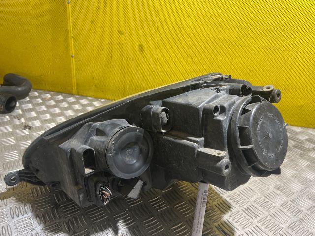 bontott VW GOLF V Jobb Fényszóró