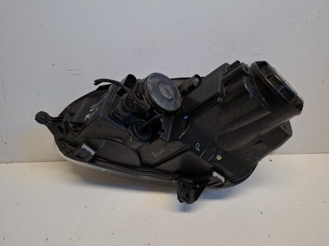 bontott VW GOLF V Jobb Fényszóró