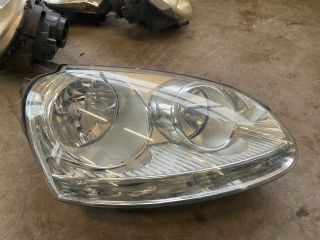 bontott VW GOLF V Jobb Fényszóró