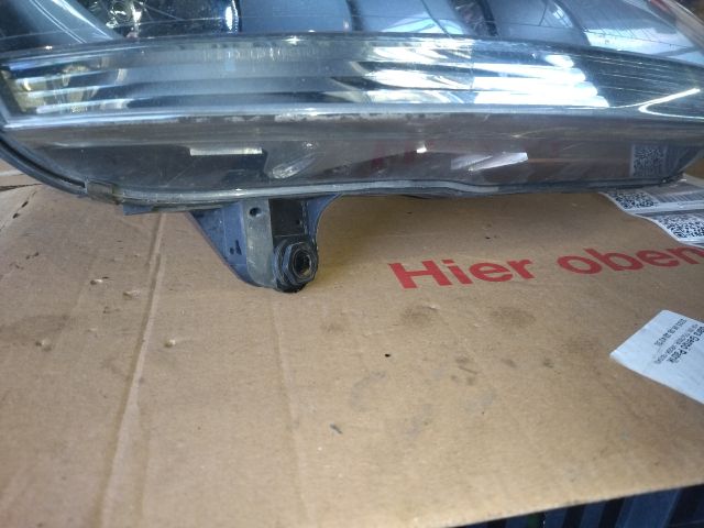 bontott VW GOLF V Jobb Fényszóró