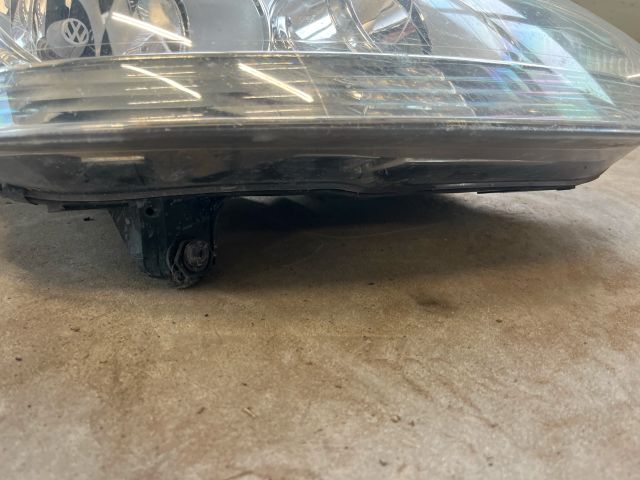 bontott VW GOLF V Jobb Fényszóró