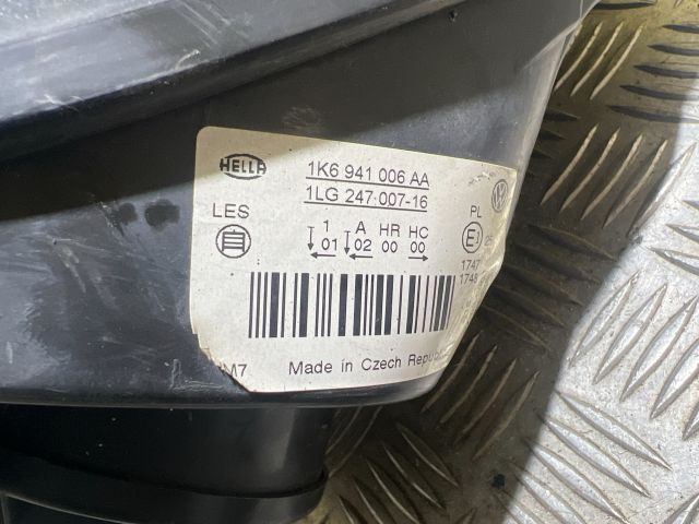 bontott VW GOLF V Jobb Fényszóró