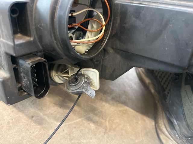 bontott VW GOLF V Jobb Fényszóró