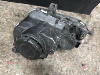 bontott VW GOLF V Jobb Fényszóró