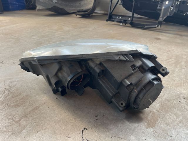 bontott VW GOLF V Jobb Fényszóró