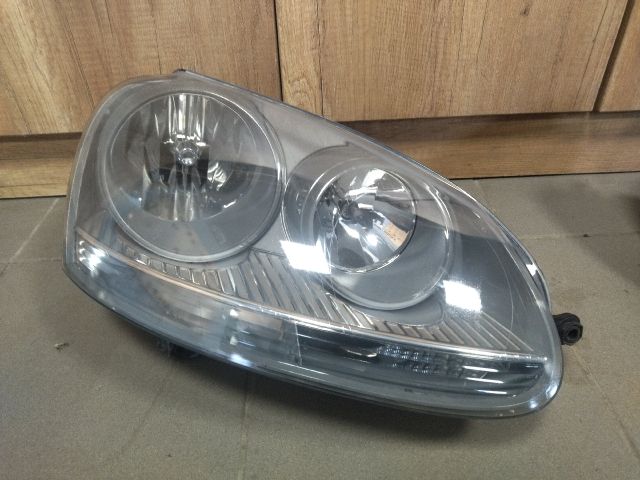 bontott VW GOLF V Jobb Fényszóró