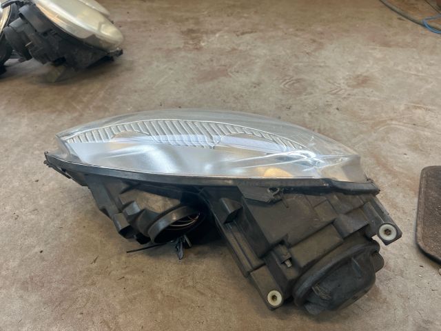 bontott VW GOLF V Jobb Fényszóró