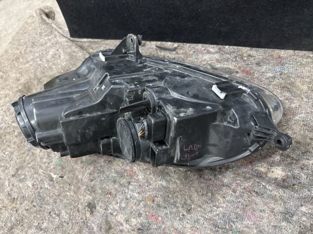 bontott VW GOLF V Jobb Fényszóró