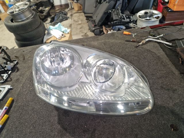 bontott VW GOLF V Jobb Fényszóró