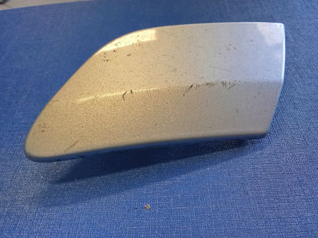 bontott VW GOLF V Jobb Fényszórómosó Fedél