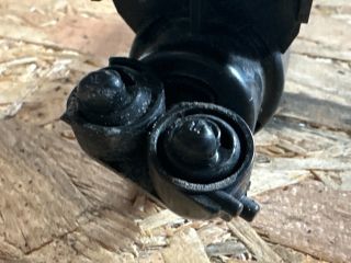 bontott VW GOLF V Jobb Fényszórómosó Fúvóka