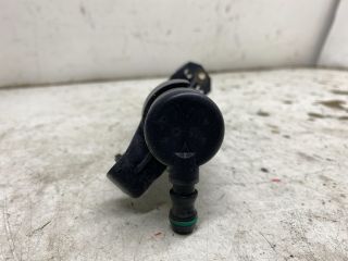 bontott VW GOLF V Jobb Fényszórómosó Fúvóka