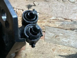 bontott VW GOLF V Jobb Fényszórómosó Fúvóka