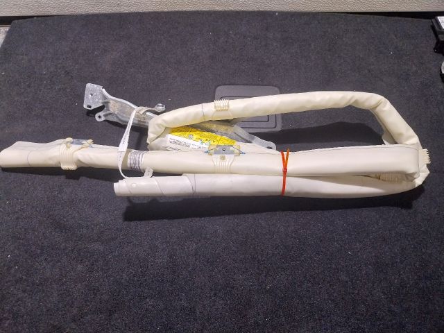 bontott VW GOLF V Jobb Függönylégzsák és Oldallégzsák