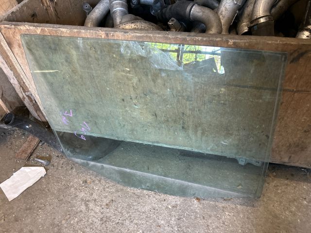 bontott VW GOLF V Jobb hátsó Ablak