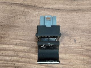 bontott VW GOLF V Jobb hátsó Ablakemelő Kapcsoló