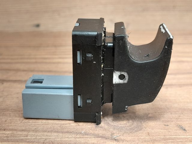 bontott VW GOLF V Jobb hátsó Ablakemelő Kapcsoló